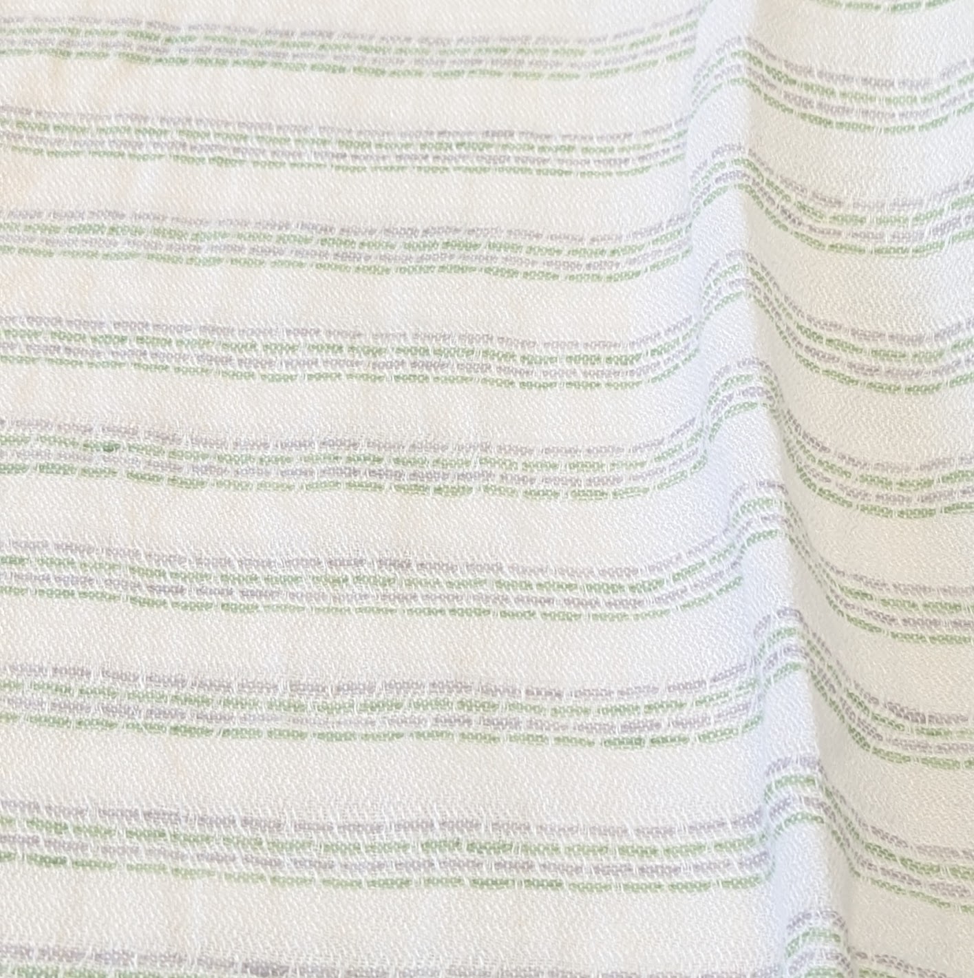 JE001 — 228X Ecru Apple
