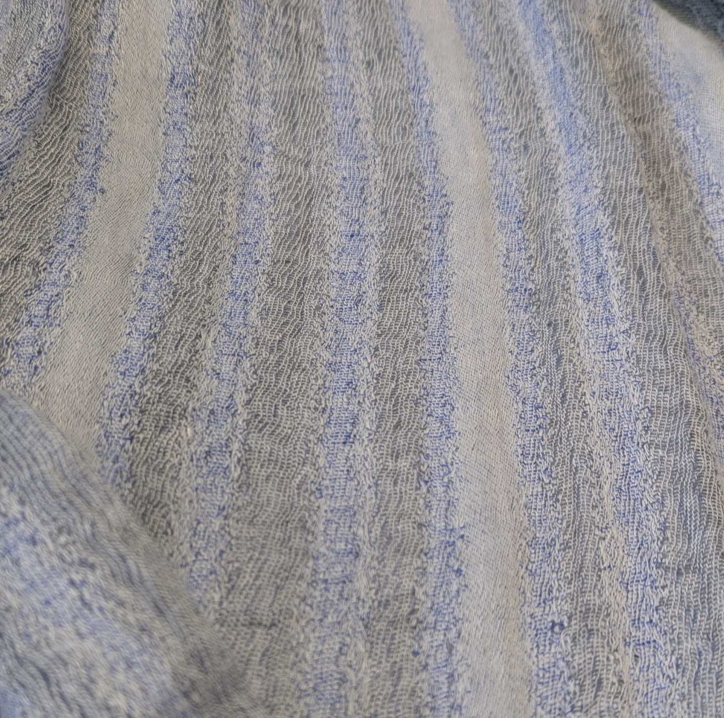 JE1340 — Blue Fumo Contrail