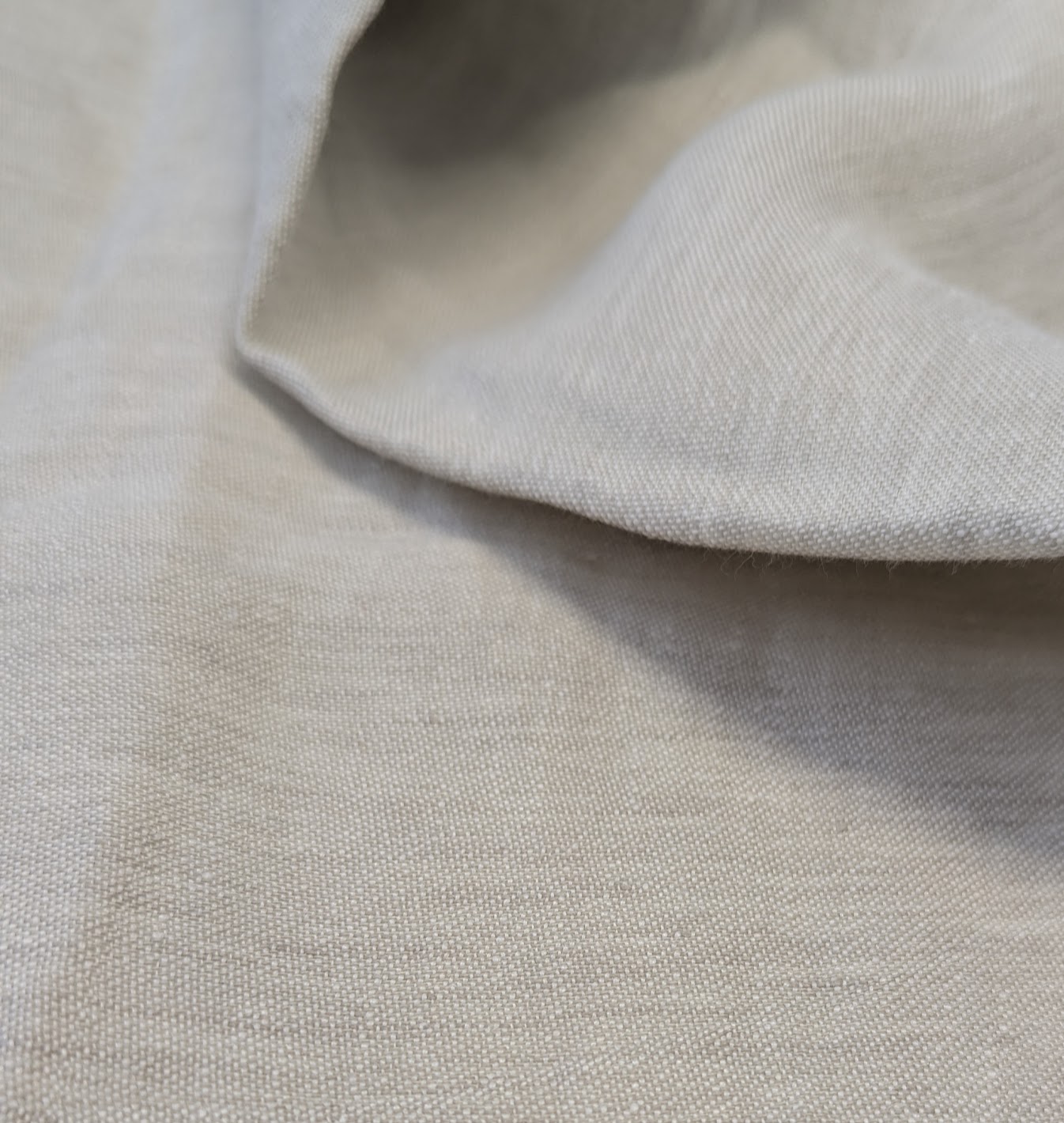 JE1849 — Bare Demi Damask
